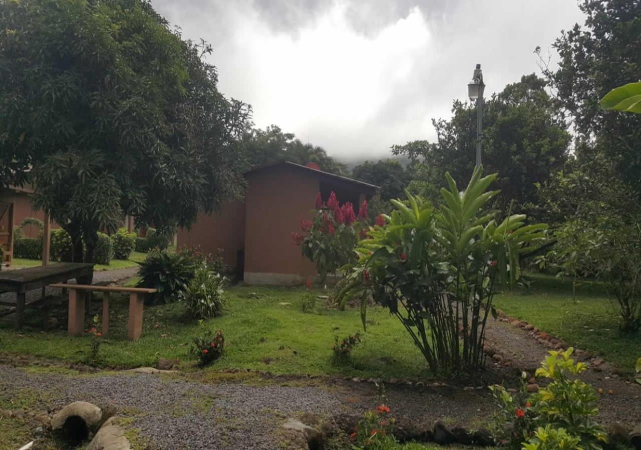 Paraiso Volcano Lodge Guayabo  Buitenkant foto